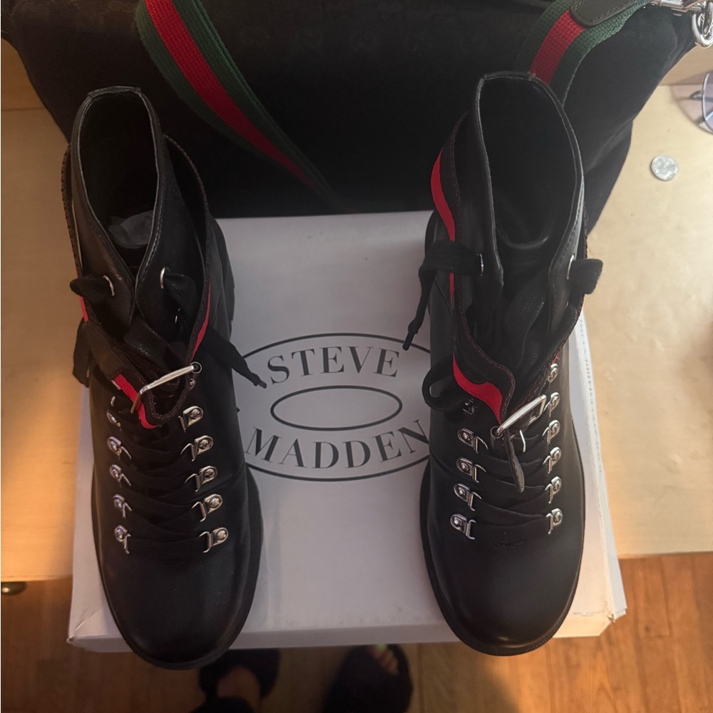 Steve Madden Black and Red Women’s Lace-Up Boots